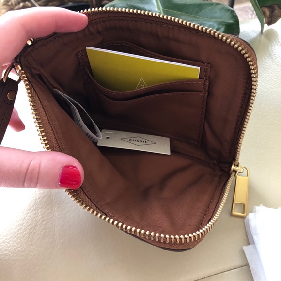 Fossil NWT Brown Wristlet - Picture 3 of 4